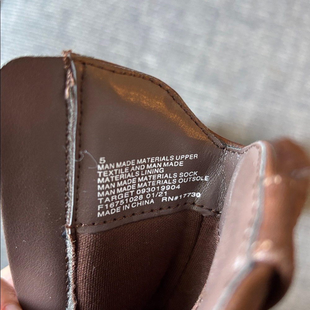🤠Cat & Jack Brown Kids Cowboy Boots Side Zipper Size 5 | Stylish & Durable!🤠 - Picture 4 of 9
